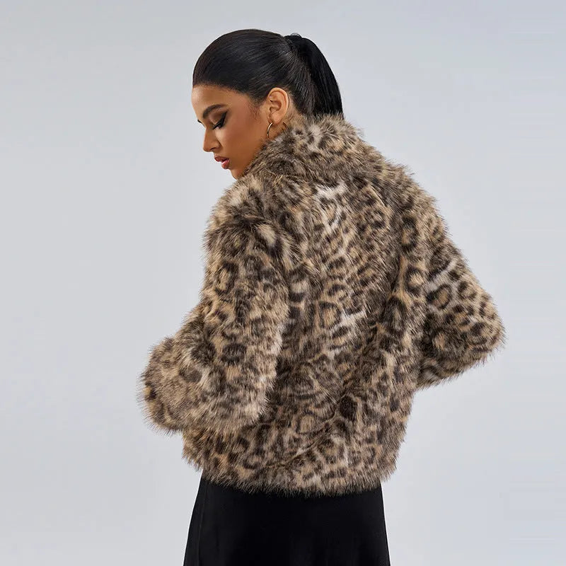 Women's leopard print polyester coat with regular sleeves in street fashion style.