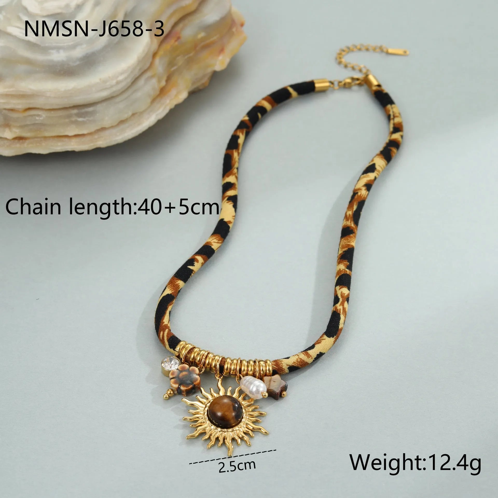 Women's stainless steel necklace with geometric leopard pendant on adjustable chain