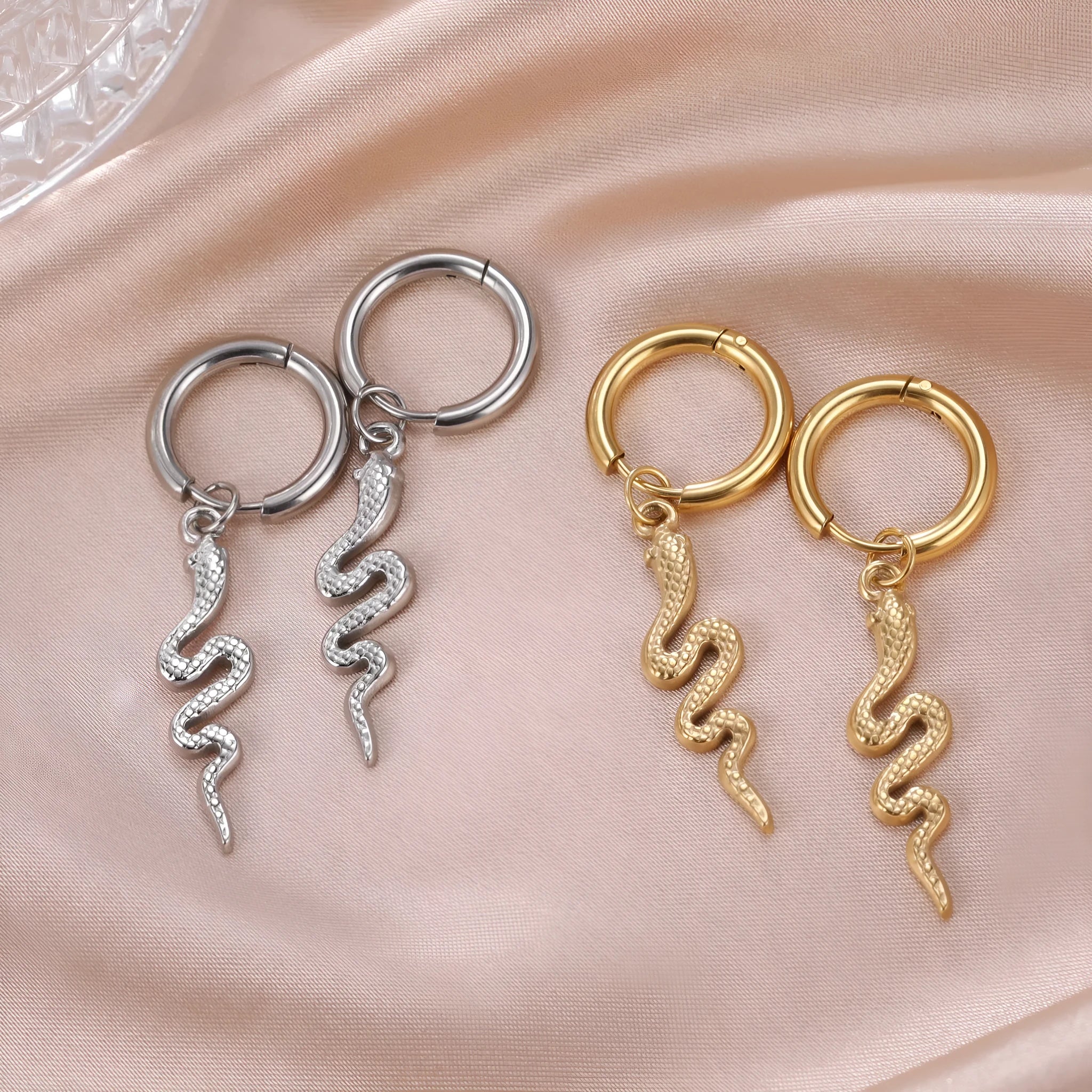 Snake-shaped stainless steel vintage ear clip earrings with gold plating