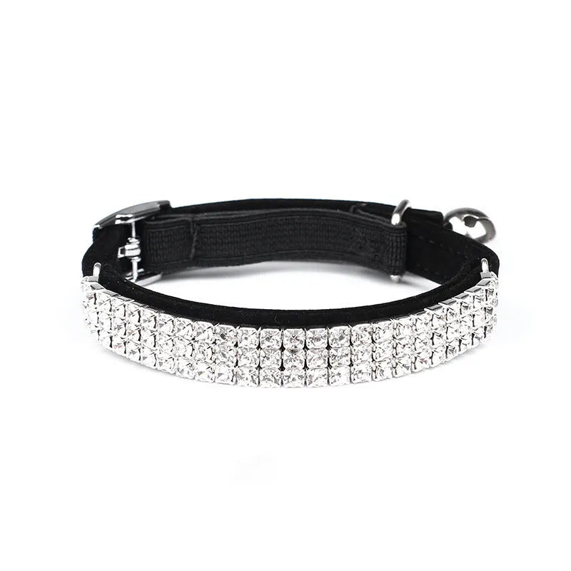 Rhinestone-decorated velvet cat collar adjustable from 20cm to 30cm length