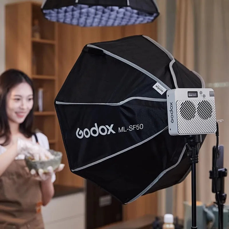 ML100Bi aluminium alloy LED photography fill light with black body and lenses