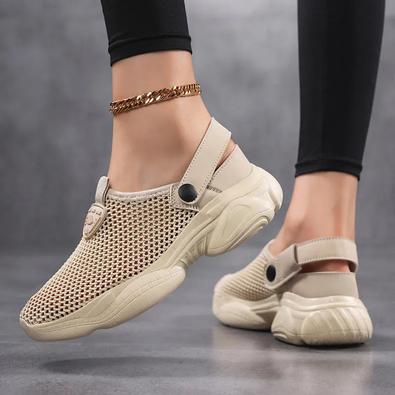 Women's breathable lightweight casual sports sandals in beige with Flyknit upper and round toe shape