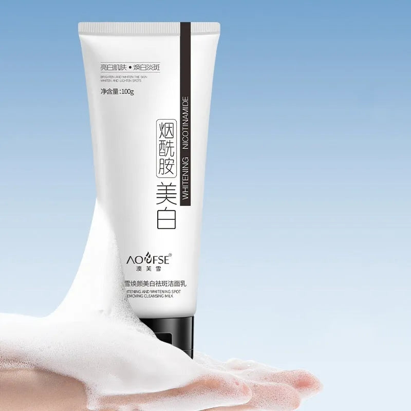 White 100ml whitening and freckle removing facial cleanser tube for pore cleansing