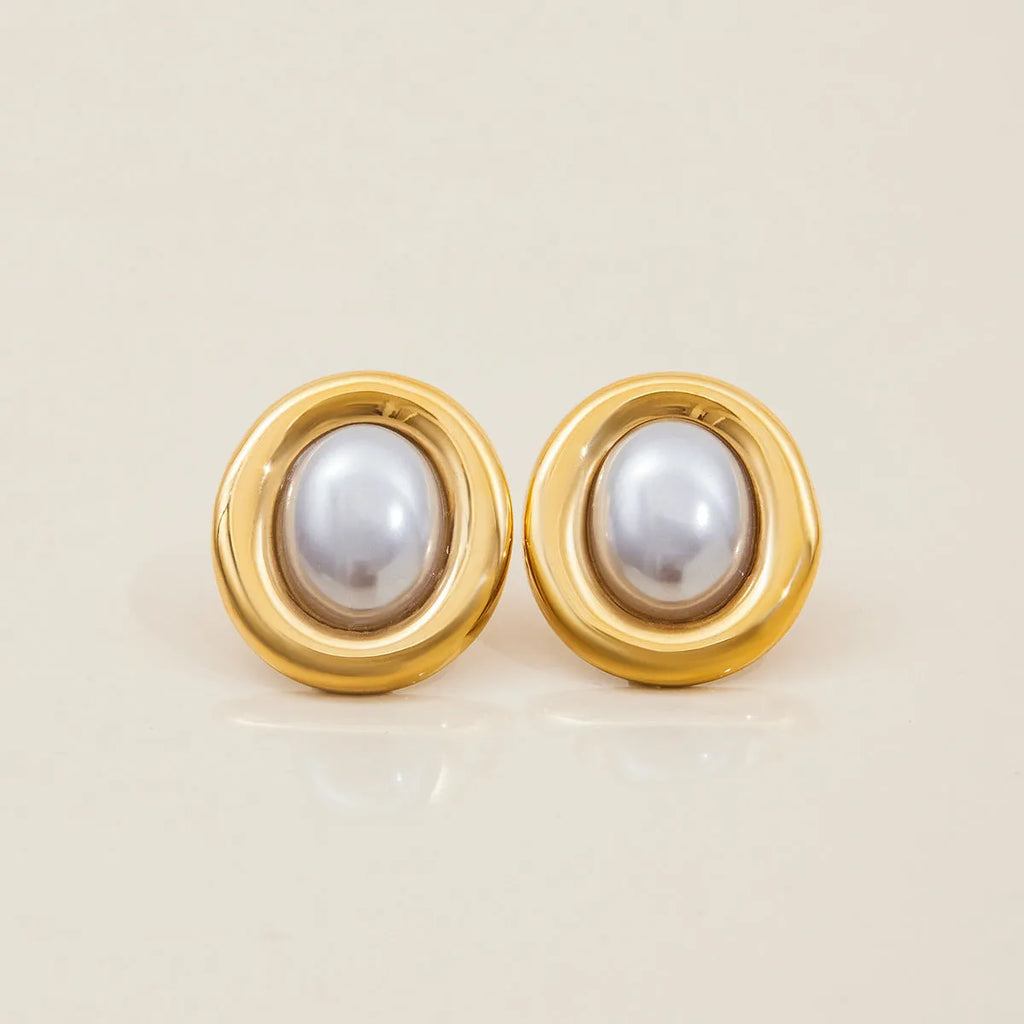 Stainless steel vintage pearl ear studs for women with electroplated finish in colour JDE0305051