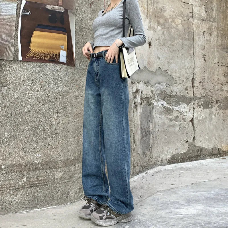 Women's retro straight jeans in retro blue with high waist and straight leg