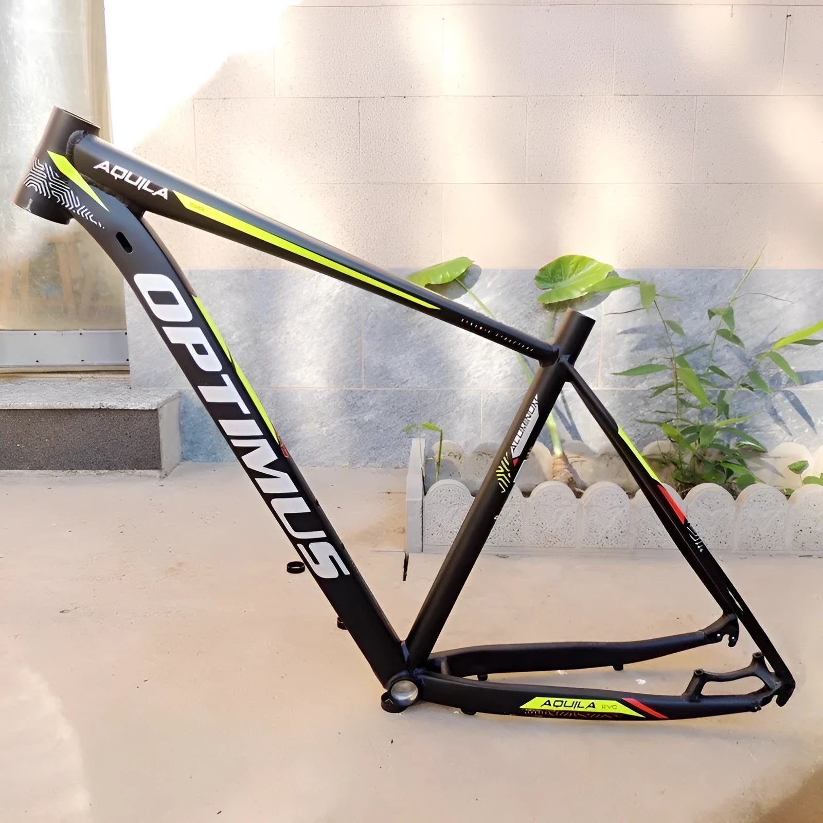 Black green aluminium alloy 29-inch mountain bike frame with internal cable routing