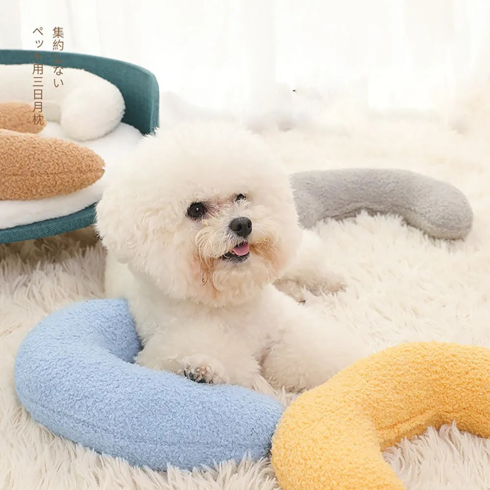 U-shaped blue cat pillow with adjustable collar for feline cervical support and sleeping comfort