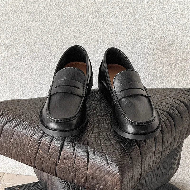 Men's slip-on retro casual shoes in brown with microfiber upper and rubber sole, side view.
