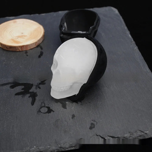 3D Halloween skull ice cube maker tray in edible silicone measuring 5.8x8.5x7 cm