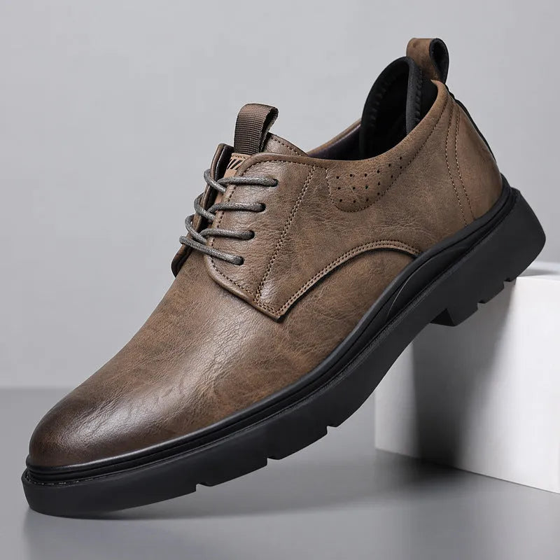 Men's leather shoes in black or brown with sewing line detailing on cowhide upper and rubber sole