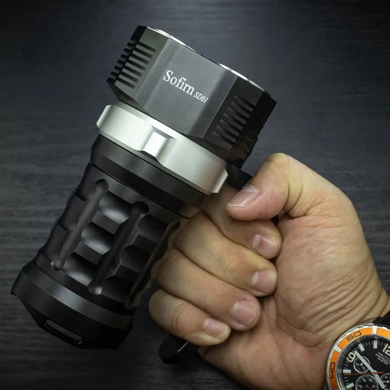 Aluminium alloy diving flashlight with 18cm tube design, shown for outdoor and diving use.
