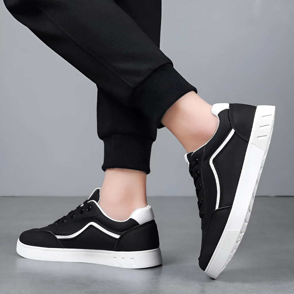 Men's casual board shoes with sewing line detail, low top, flat heel, available in AL088 black