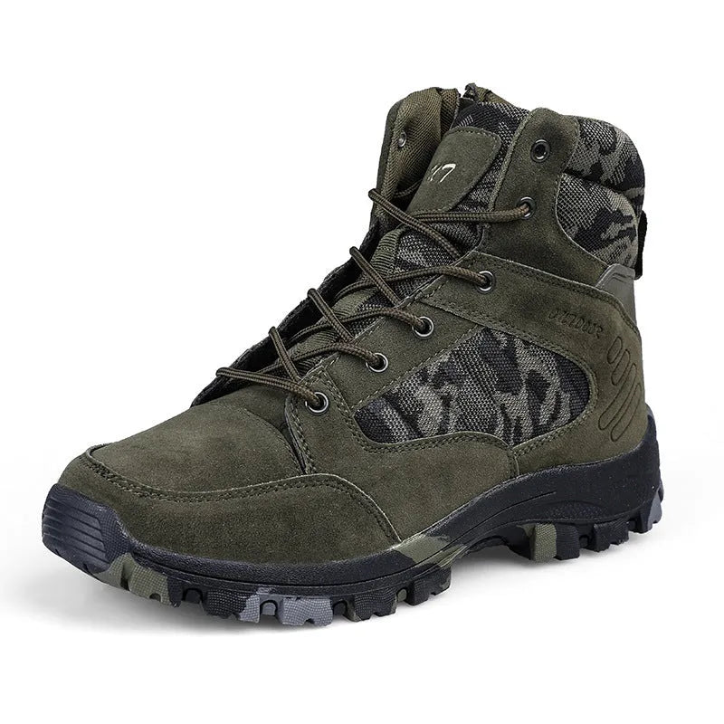Men's high-top hiking shoes in black camouflage with artificial PU upper and metal element detail