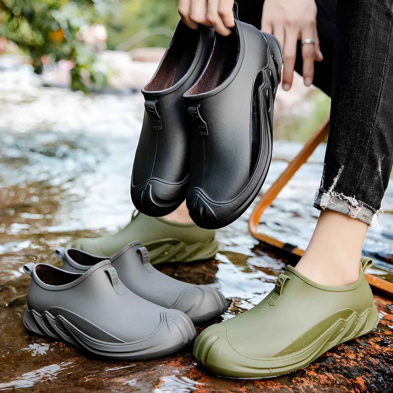 Men's short plastic rain boots in solid colour, casual style, available in sizes 39 to 44