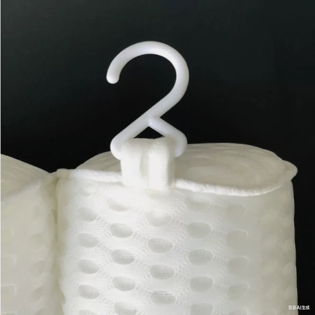 White bathtub pillow with 4D mesh fabric and 7 suction cups on a 3D material cover.