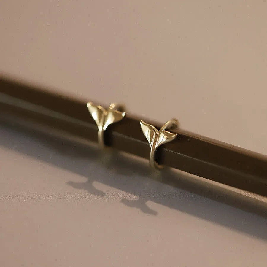 S925 sterling silver 14k gold plated fishtail earrings with 8-10mm diameter in gold or white gold colour