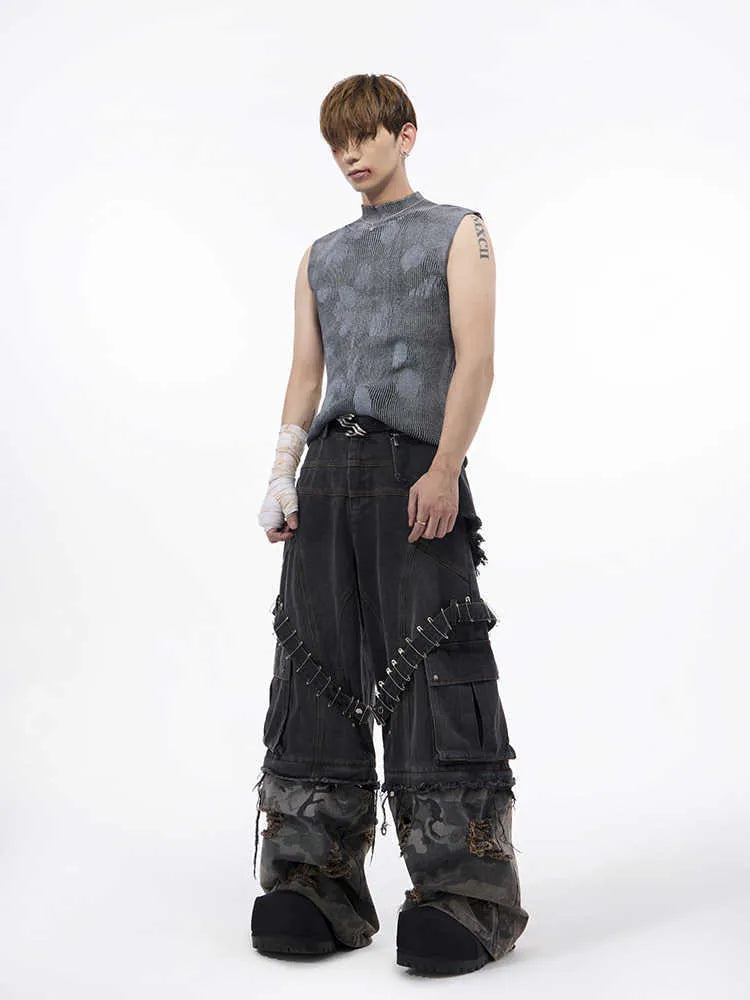 Men's silver pastebrushing wool stretch turtleneck sleeveless vest in black, front view