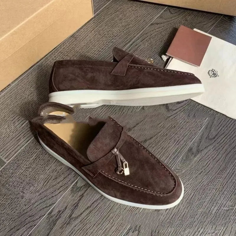 Gommino slip-on loafers with artificial PU upper, rubber sole, and round steel-reinforced toe cap