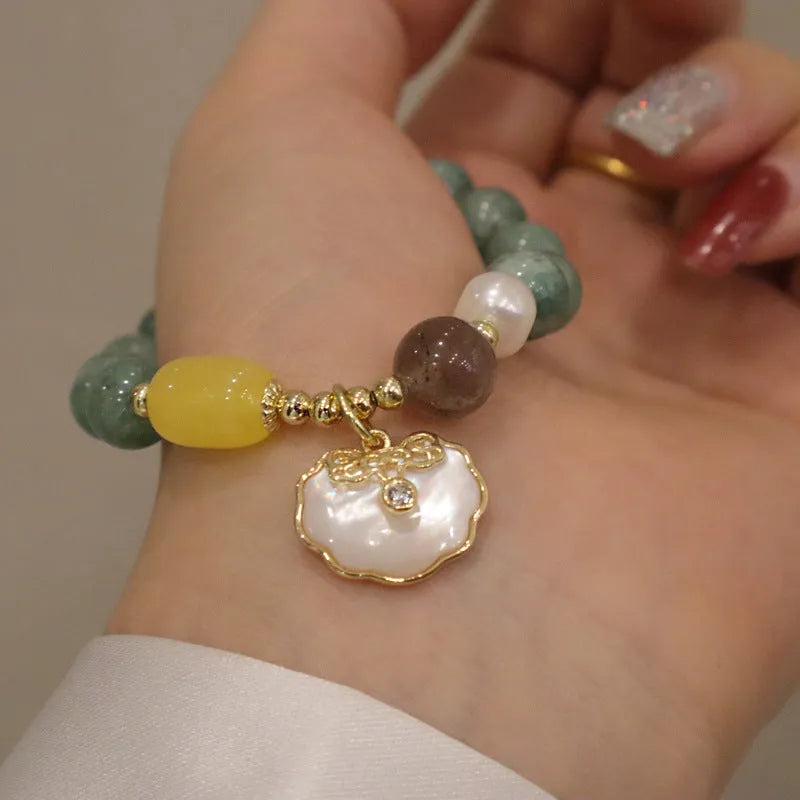 Natural green jade shell bracelet, casual women's jewellery with stone beads and pendant charm