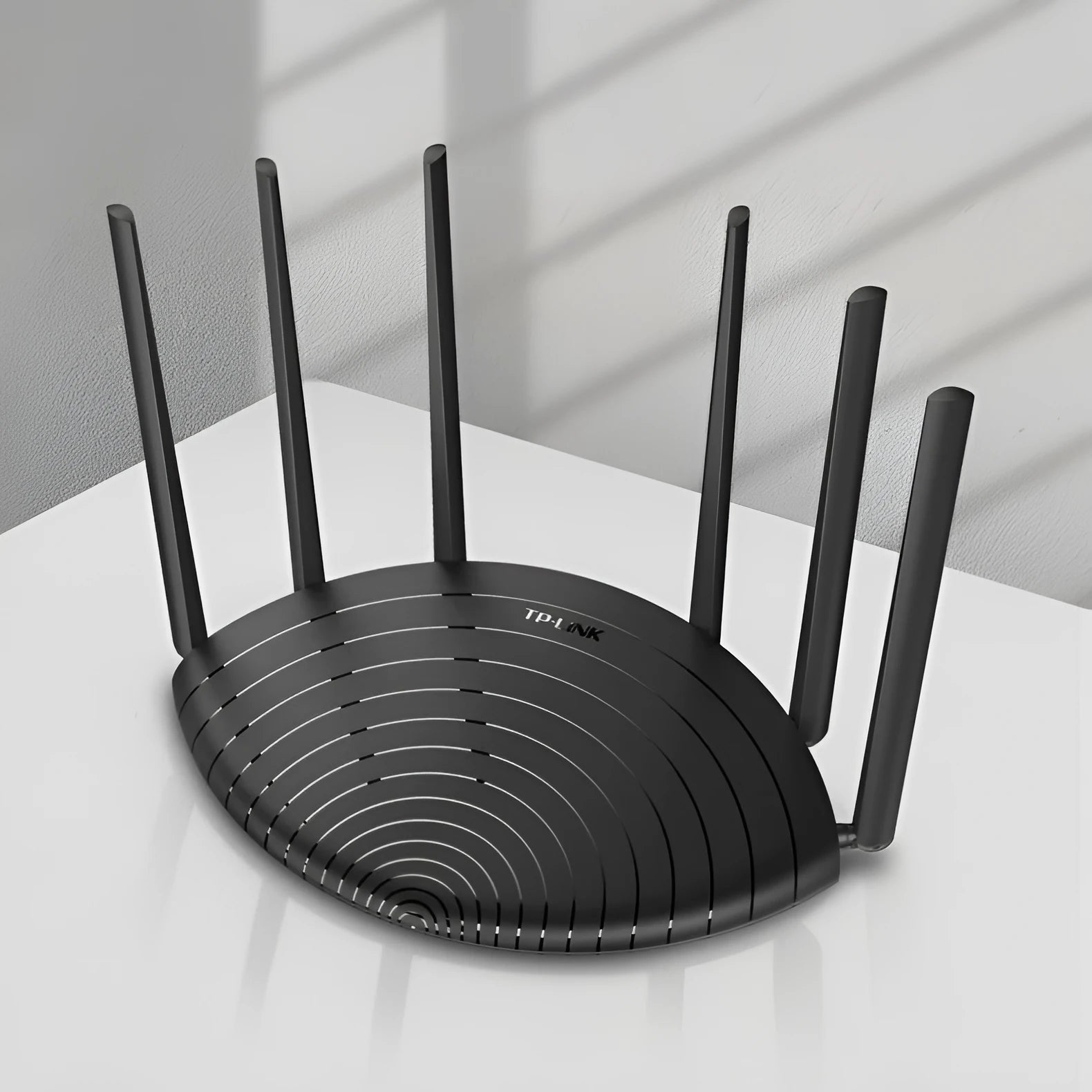 AC1900 Gigabit Dual-Band Wireless Router with easy display showing status information