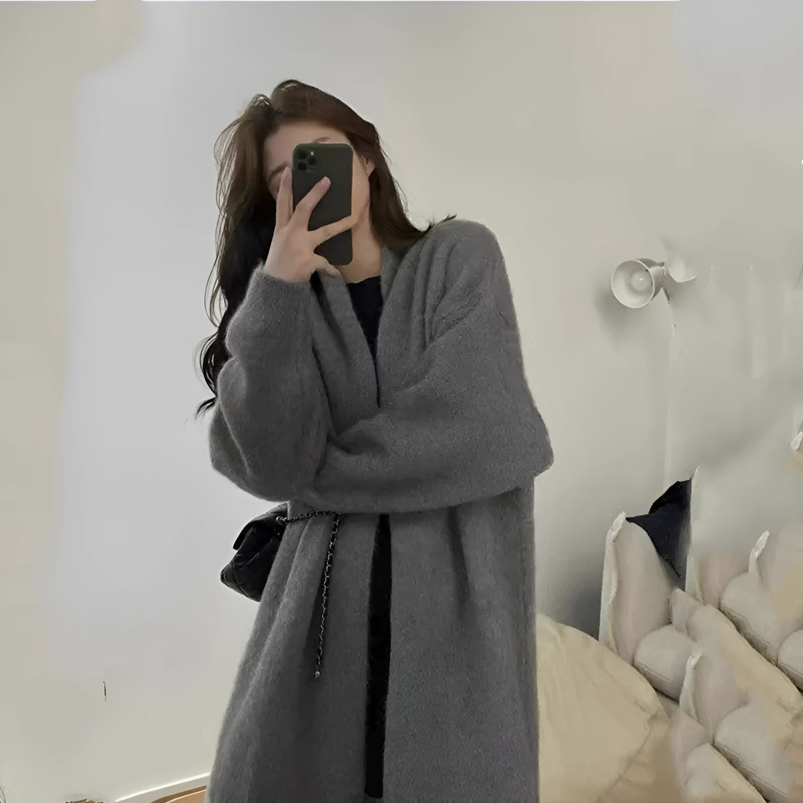 Loose women's cardigan sweater in thick chenille fabric with 3D pattern effect and medium 65cm length