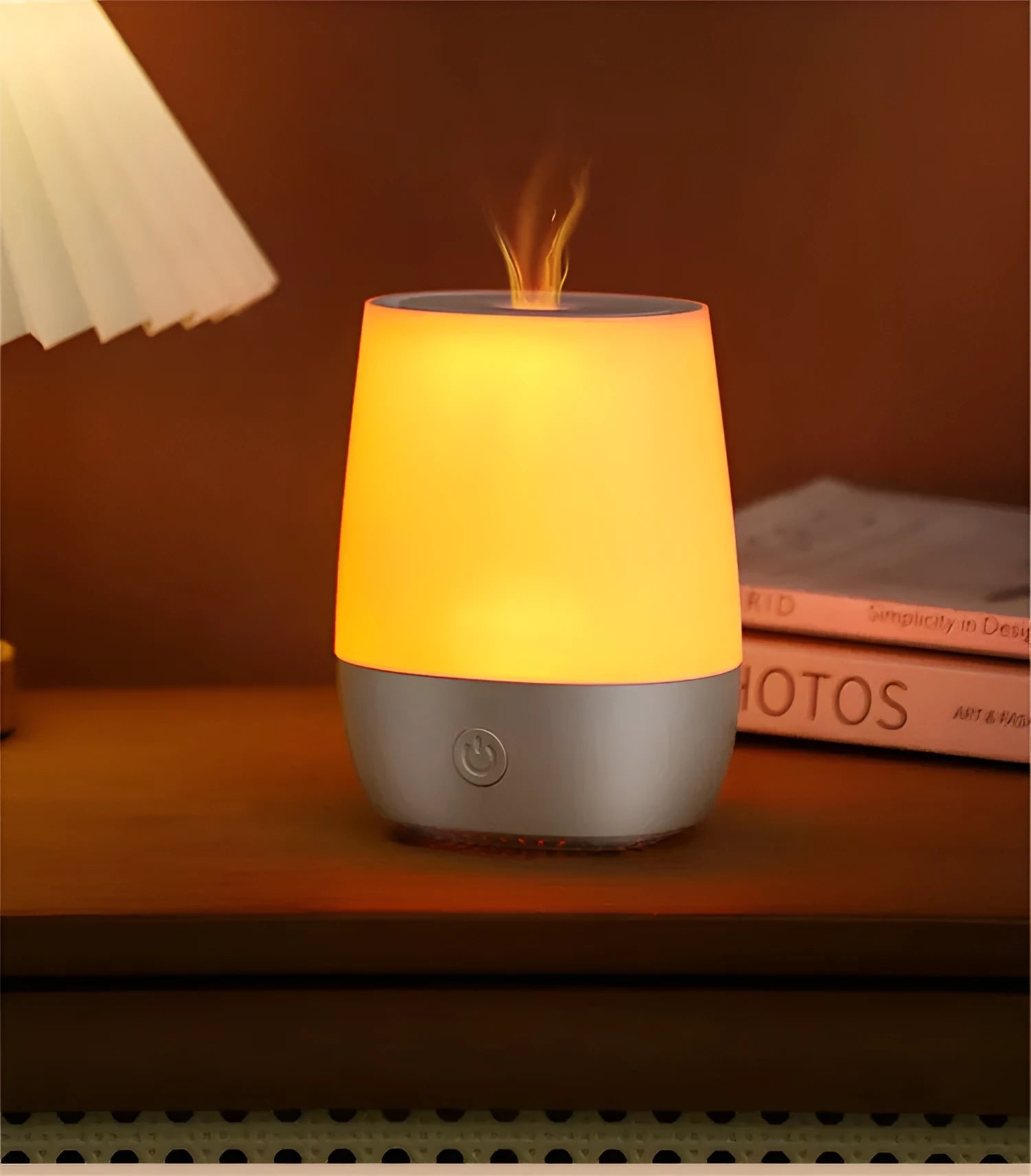 White USB aromatherapy diffuser with simulation flame effect and water tank