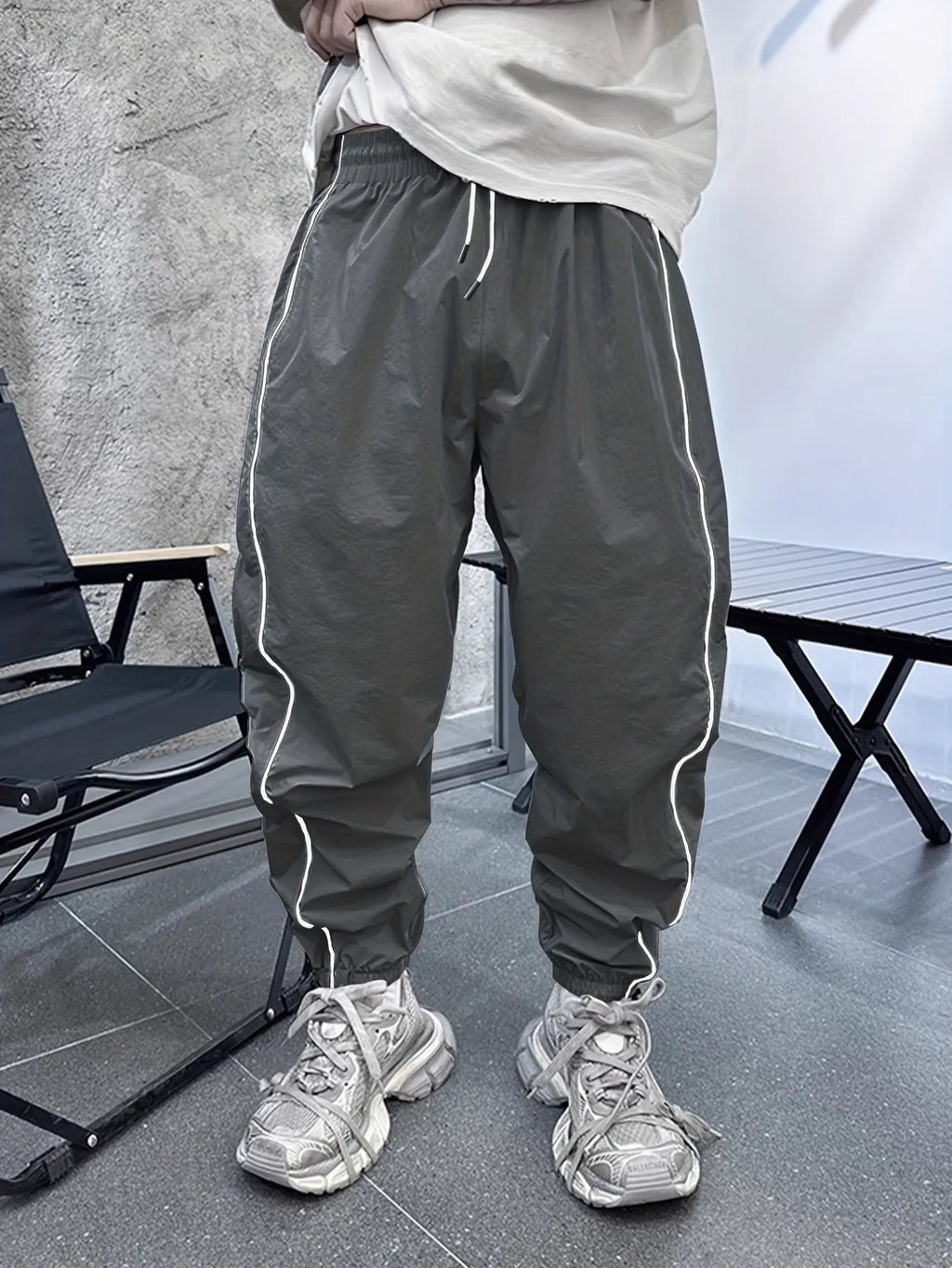 Men's loose-fit casual cropped trousers in bamboo fibre, shown in one of six colour options.
