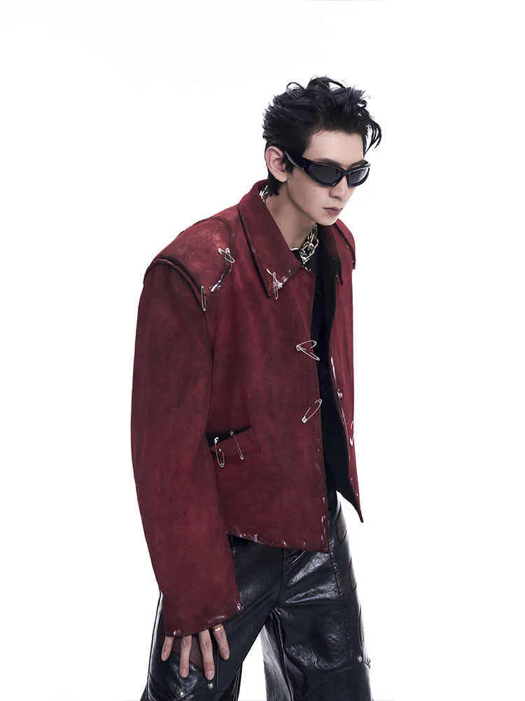 Men's loose fit thick quilted flocking decorative pin jacket coat in red with lapel collar